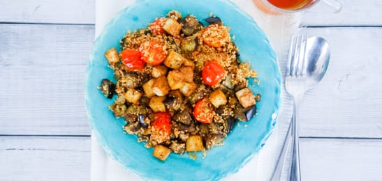 Recept van het Voedingscentrum: Couscous met aubergine en tofu