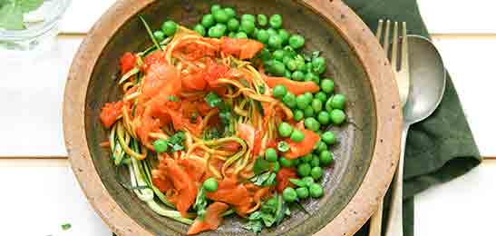 Recept van het Voedingscentrum: Courgettespaghetti met zalm