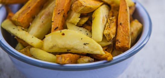 Recept van het Voedingscentrum: Dikke frieten van aardappel en zoete aardappel