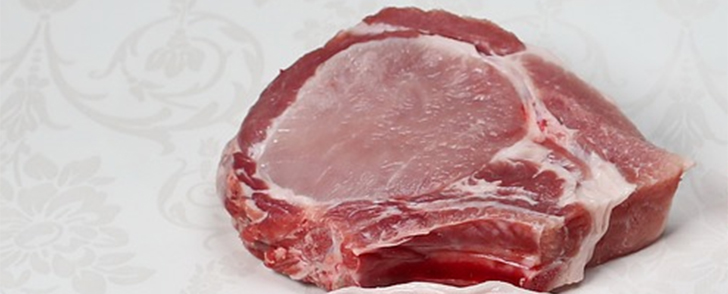 Varkensvlees is rood vlees. Onbewerkte magere soorten, zoals varkenslappen en karbonades, staan in de Schijf van Vijf