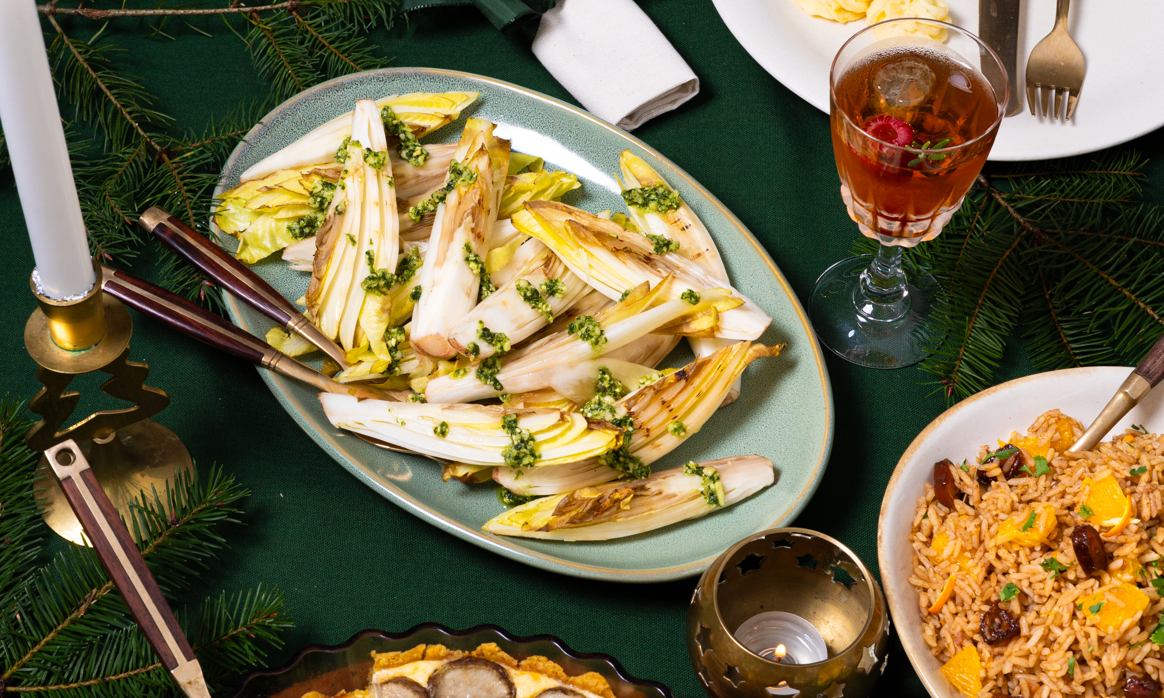 Gegrilde witlof met basilicumpesto