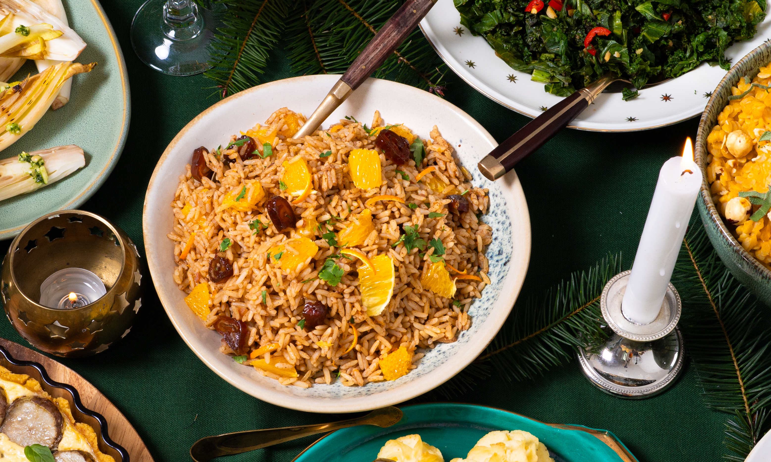 Zoete pilav met dadels en sinaasappel