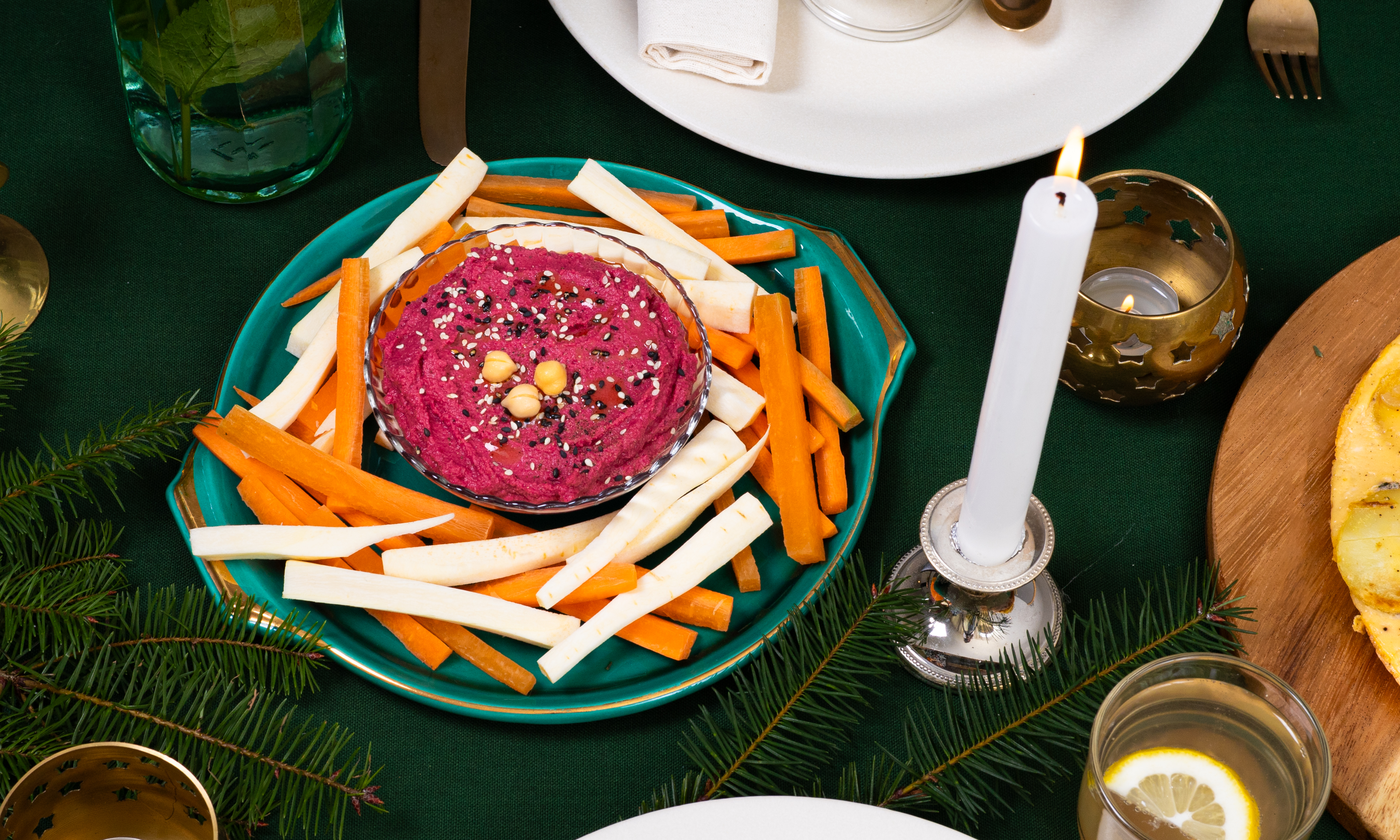 groentefriet met dip van rode biet