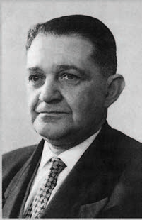 Cees den Hartog, directeur van het Voorlichtingsbureau voor de Voeding, de voorloper van het Voedingscentrum. Bedenker van de eerste Schijf van Vijf